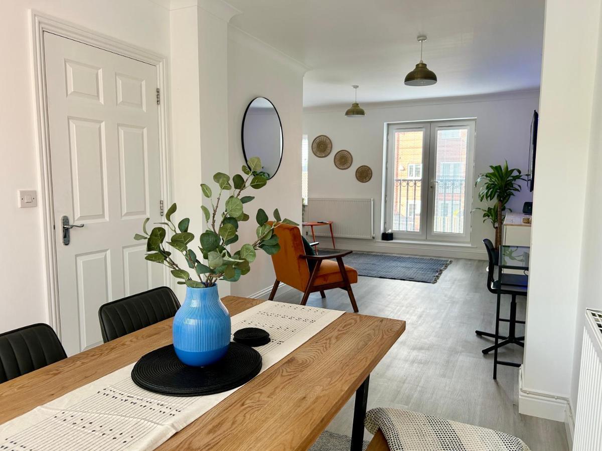 The Town House, Whole House Suitable For Contractors And Families Market Harborough Esterno foto